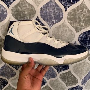 I’m selling some pairs Jordan’s 11s